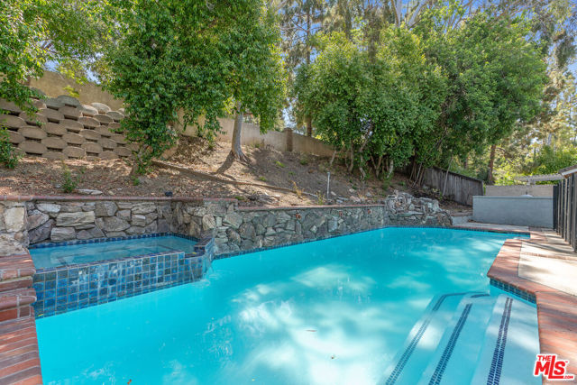 19 Rippling, Irvine CA: https://media.crmls.org/mediaz/b12b6e99-235b-49e5-9782-dc23c8f8d62b.jpg