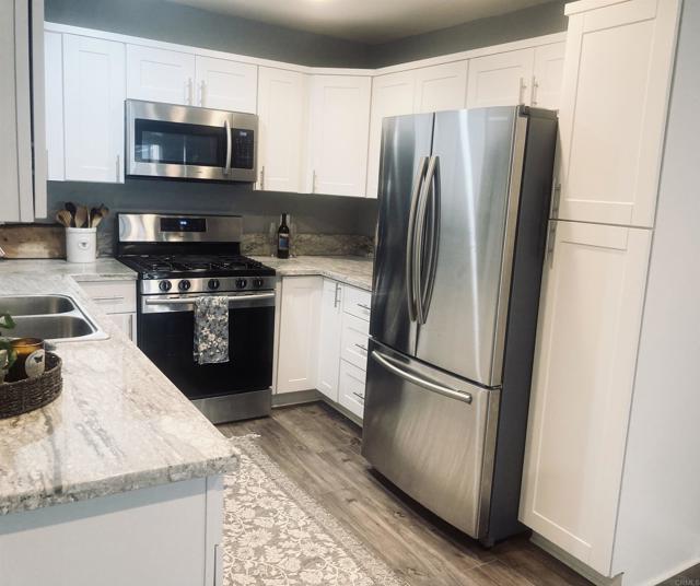 Detail Gallery Image 11 of 26 For 10760 N Magnolia Ave #B6,  Santee,  CA 92071 - 3 Beds | 2 Baths