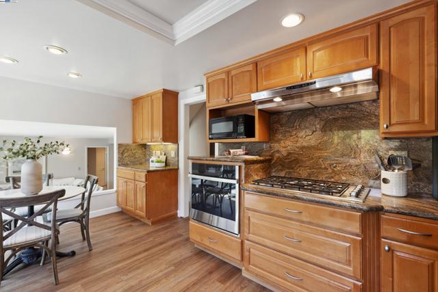 2632 Campeche Ct, San Ramon CA: https://media.crmls.org/mediaz/b12bbbe8-a7d2-4cc0-b34b-2bd01940147d.jpg