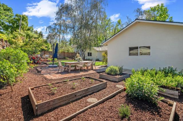 140 Stonybrook Road, Los Gatos CA: https://media.crmls.org/mediaz/b12c7573-a6f4-4541-8341-b62594381dcd.jpg