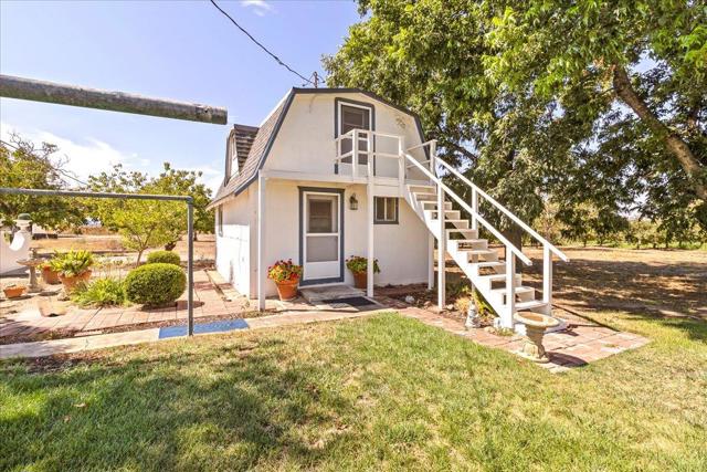 4125 Prunedale Avenue, Gilroy CA: https://media.crmls.org/mediaz/b12c7f63-8e20-405e-905b-1b5a3177a4a0.jpg