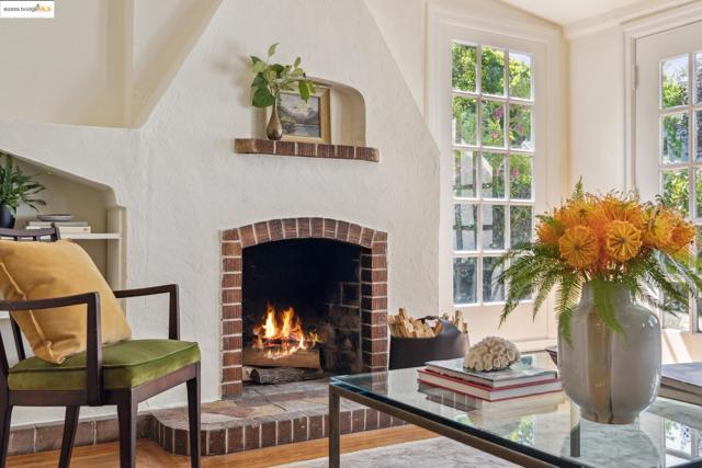 1675 Visalia Ave, Berkeley CA: https://media.crmls.org/mediaz/b12cec4c-5e24-4849-b183-039ea1ca4a09.jpg