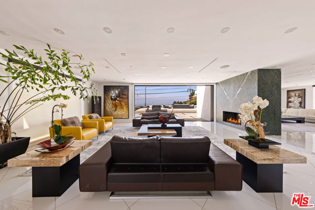 3144 Corda Drive, Los Angeles CA: https://media.crmls.org/mediaz/b12d1140-1572-4061-88fc-f43745395301.jpg