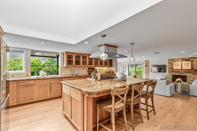 3609 Monte Real, Escondido CA: https://media.crmls.org/mediaz/b12db7d6-0641-44e5-a8a2-e0e040dbeede.jpg