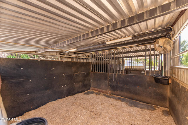 6144 1/4 Chesebro Road, Agoura Hills CA: https://media.crmls.org/mediaz/b12db866-504e-4fb1-b6be-46966f586ea5.jpg