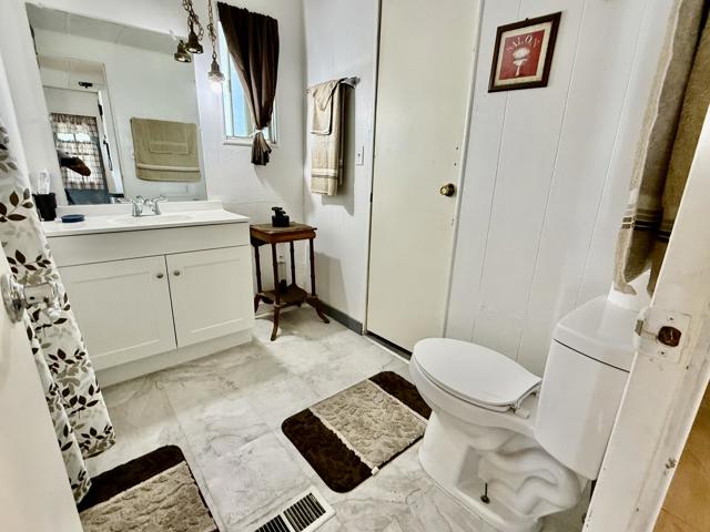 32220 San Miguelito Drive, Thousand Palms CA: https://media.crmls.org/mediaz/b12e2535-dd94-4413-afc3-81dfcc861d9d.jpg