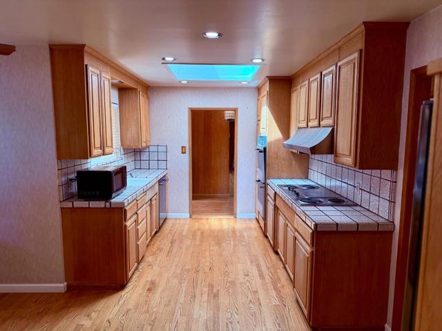 1389 Chelsea Drive, Los Altos CA: https://media.crmls.org/mediaz/b12f9992-dbdd-4f55-af84-70b5e732d90b.jpg