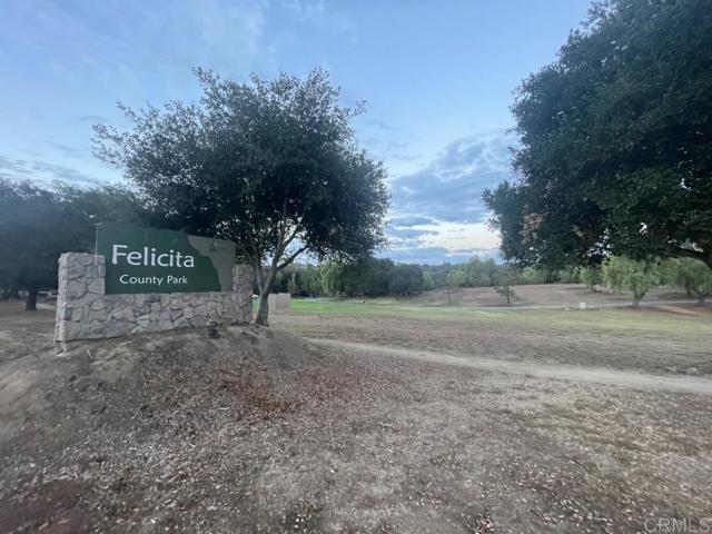 303 Amparo Drive, Escondido CA: https://media.crmls.org/mediaz/b12fccd7-dcda-45c0-b5f0-7a5abfaa422f.jpg