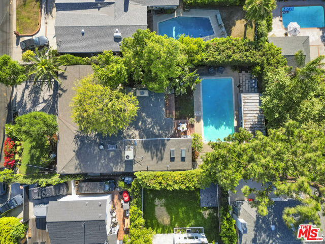 12815 Sarah Street, Studio City CA: https://media.crmls.org/mediaz/b12ffc0a-2f29-4c2b-913b-249d9cbcb126.jpg