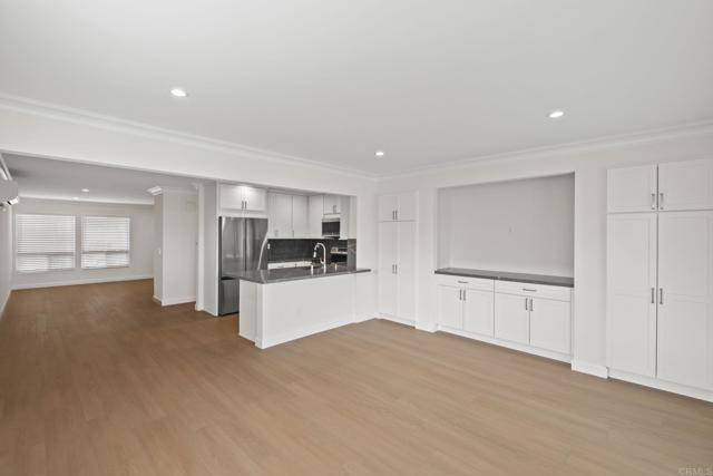 Image 45 of 75 For 1633 Mackinnon Avenue