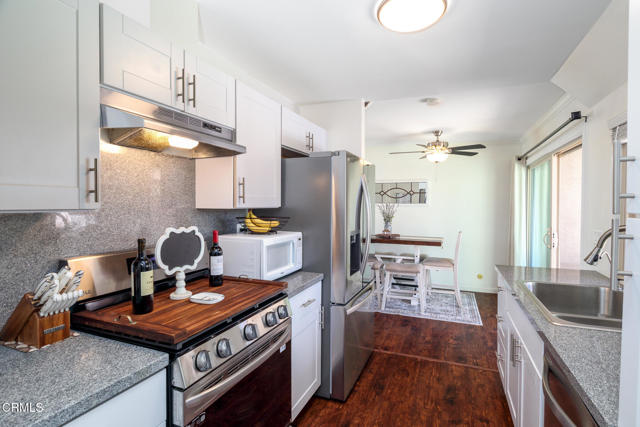 1501 Raccoon Court, Ventura CA: https://media.crmls.org/mediaz/b130f3e3-aac6-4538-a8e3-c9e0e215a561.jpg