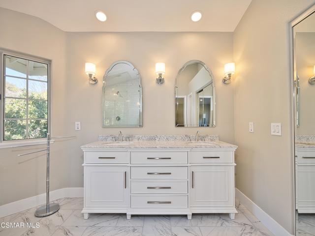 2461 Kirsten Lee Drive, Westlake Village CA: https://media.crmls.org/mediaz/b1310c9f-c8db-4af3-9997-b43e2f350409.jpg