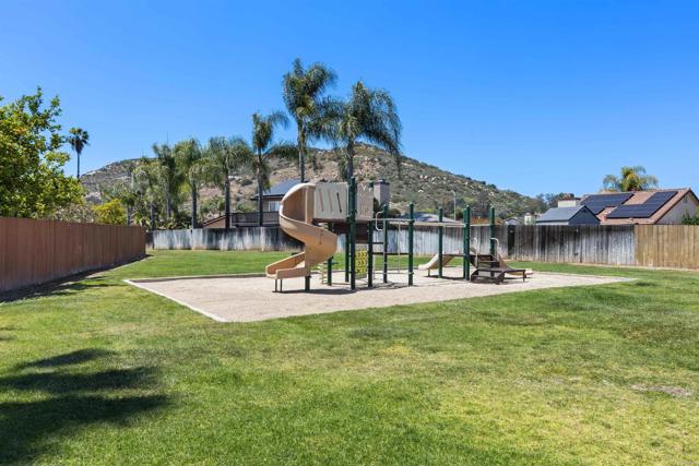 10324 Paseo Palmas Drive, Lakeside CA: https://media.crmls.org/mediaz/b1316f43-c3c3-441a-86a5-62d65be71aae.jpg