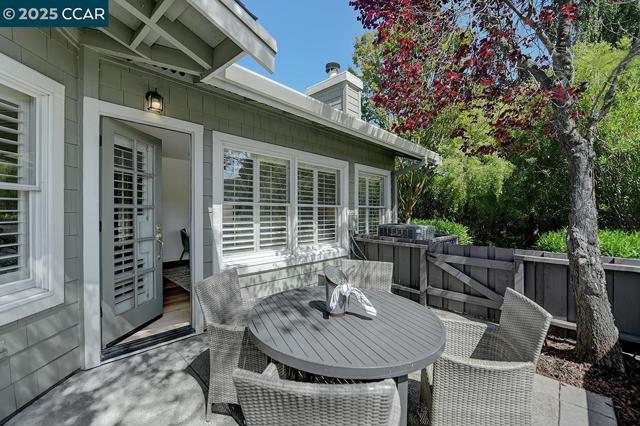 2504 Saklan Indian Dr, Walnut Creek CA: https://media.crmls.org/mediaz/b1317b3f-b62b-4d61-9d16-3c27606feaf9.jpg