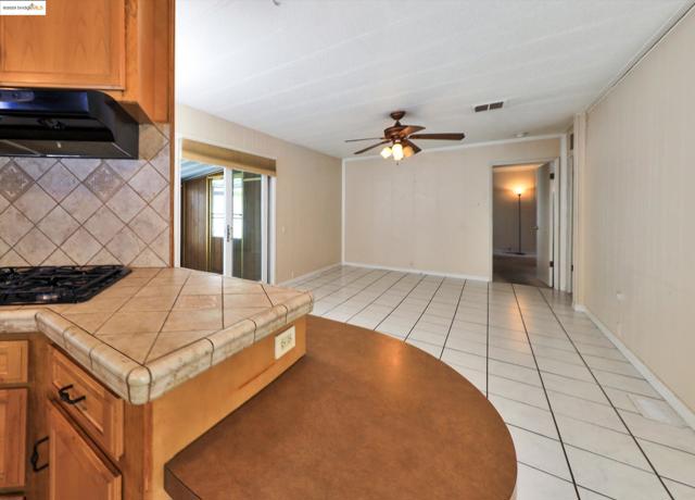 29064 MENDEZ RD, Hayward CA: https://media.crmls.org/mediaz/b1320d07-ce42-4272-bb73-01d0938f05d4.jpg