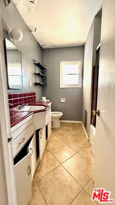 1425 W Marcella Court, Ontario CA: https://media.crmls.org/mediaz/b1324844-dbc4-41df-8b0a-b690c1a2bcfa.jpg