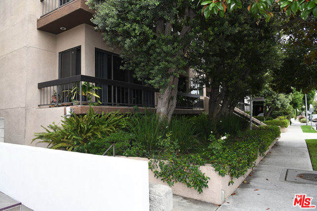 Image 2 for 1870 Kelton Ave #101, Los Angeles, CA 90025