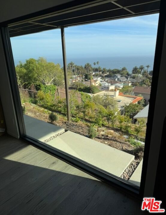 1433 Silvius Avenue, San Pedro CA: https://media.crmls.org/mediaz/b133ba09-4fdf-4a7e-ba11-dbdb5355f682.jpg