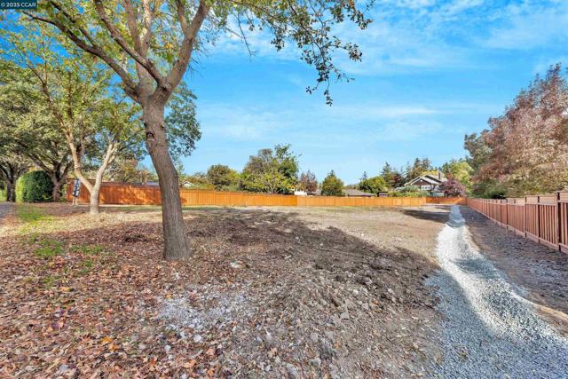 0 Oak Road, Alamo CA: https://media.crmls.org/mediaz/b13452af-5624-42d8-9d36-d74a41694f6d.jpg