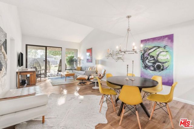 1931 Paseo Raqueta, Palm Springs CA: https://media.crmls.org/mediaz/b134786e-1cee-4eae-b72b-0a91a7826edd.jpg