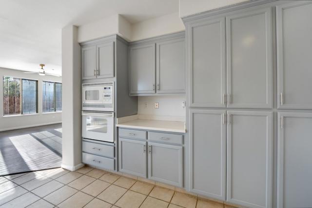 16341 Adobe Way, Lathrop CA: https://media.crmls.org/mediaz/b134c4df-7f66-491c-a7b1-32187a31df95.jpg