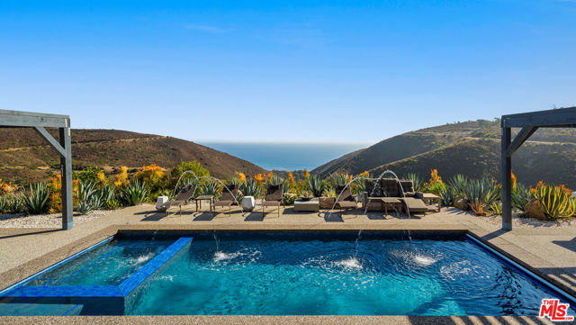 10715 Yerba Buena Road, Malibu CA: https://media.crmls.org/mediaz/b134e69a-c605-4041-b5e4-117763d3595a.jpg