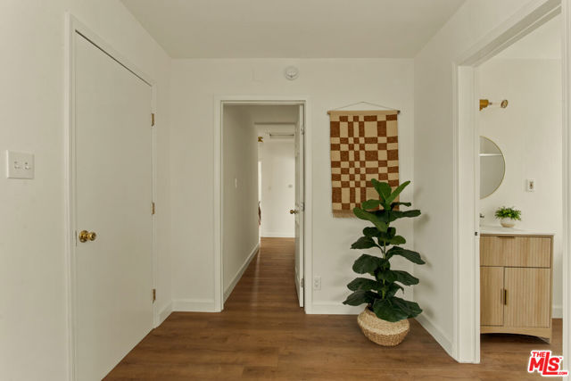 523 Simmons Avenue photo 26