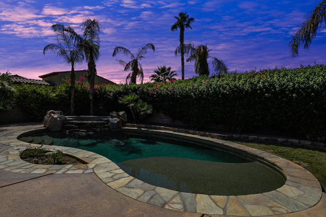 Image 33 of 38 For 81961 Contento Street