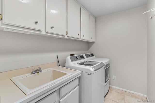 12027 Caminito Corriente, San Diego CA: https://media.crmls.org/mediaz/b1364f2c-83b8-4b23-b090-441e21d3109c.jpg