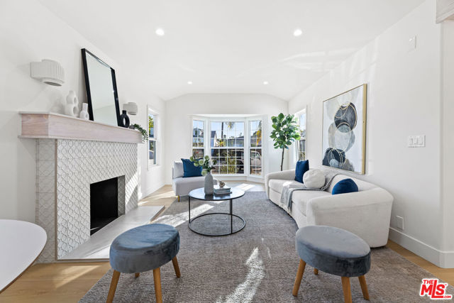 8507 Naylor Avenue, Los Angeles CA: https://media.crmls.org/mediaz/b137b743-d1ab-4eb9-9e3c-aa27471fd555.jpg