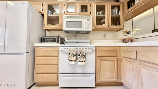 5824 Oak Bend Lane, Oak Park CA: https://media.crmls.org/mediaz/b13858a3-1337-4e97-9a4a-7ea903c4b413.jpg