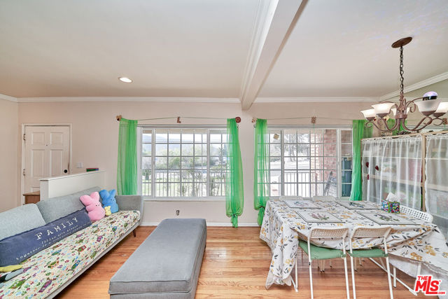 4930 Ramsdell Avenue, La Crescenta CA: https://media.crmls.org/mediaz/b1388337-99a5-440f-96ff-9425d8813f3a.jpg