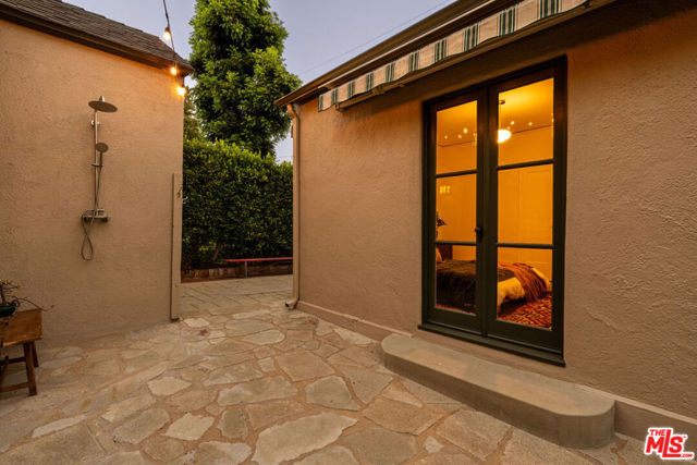 1117 N Avenue 64, Los Angeles CA: https://media.crmls.org/mediaz/b13896e5-4a12-4b0a-8d2a-a74cd1859111.jpg