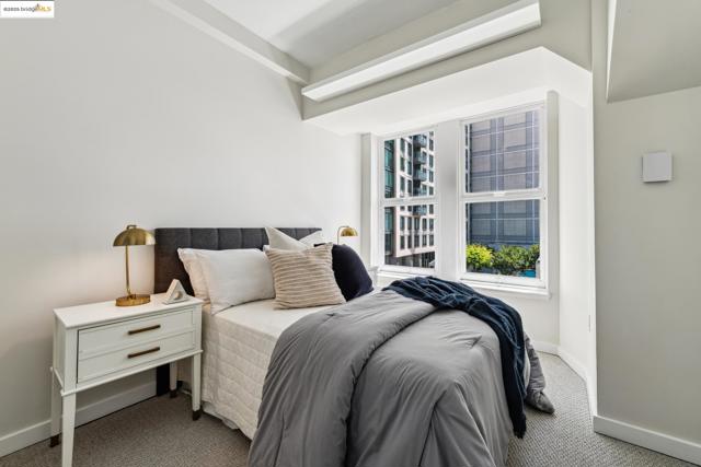 1615 Broadway, Oakland CA: https://media.crmls.org/mediaz/b138acd9-bed1-434b-984b-b468d25349ed.jpg