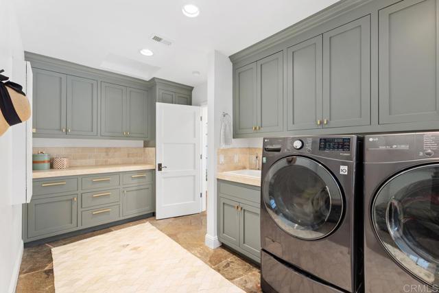 5499 Avenida Maravillas, Rancho Santa Fe CA: https://media.crmls.org/mediaz/b138c8e3-2f83-4caf-a8d1-ff6dfa7fb67f.jpg