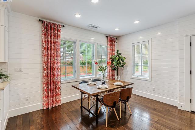 43150 Calle Familia, Fremont CA: https://media.crmls.org/mediaz/b139a7a2-fb46-4818-8dec-ff6508909885.jpg