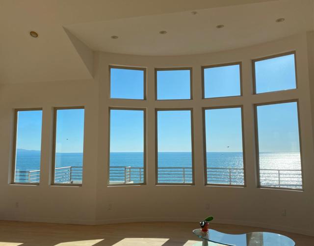 944 W West Cliff Drive, Santa Cruz CA: https://media.crmls.org/mediaz/b139a84c-3e01-4e5f-8505-be987ae1ae02.jpg