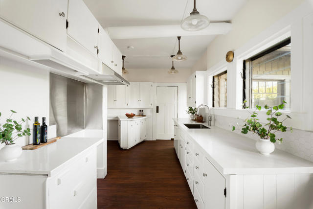 Detail Gallery Image 21 of 61 For 126 E 4th St, Ontario,  CA 91764 - 4 Beds | 3 Baths