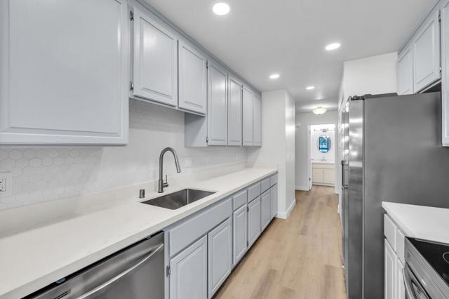 815 Sea Spray Lane, Foster City CA: https://media.crmls.org/mediaz/b139b84c-ef2d-4993-805c-644a92b7c7de.jpg