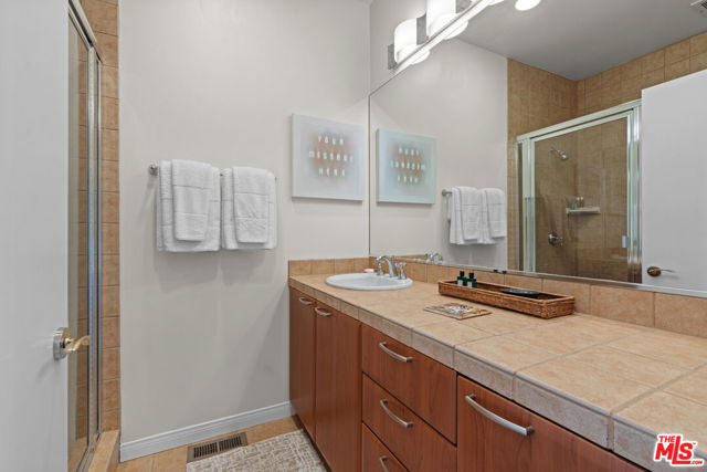2204 Maravilla Drive, Los Angeles CA: https://media.crmls.org/mediaz/b13a1e49-7c6d-4b60-9124-89a29de64086.jpg