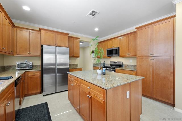 2954 Rangpur Court, Escondido CA: https://media.crmls.org/mediaz/b13a64e5-8150-4aee-aaad-3bf8b5bbe266.jpg