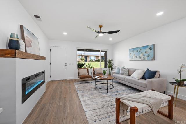 Detail Gallery Image 7 of 29 For 1014 Plover Way, Oceanside,  CA 92057 - 2 Beds | 2 Baths