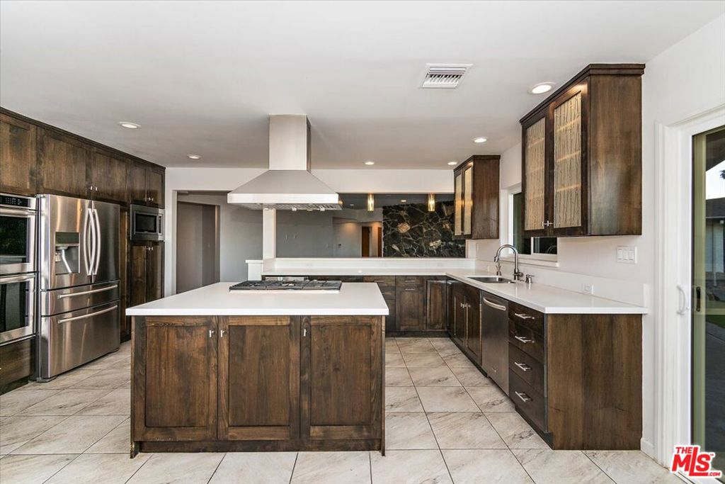 15451 Longbow DriveSherman Oaks img 24