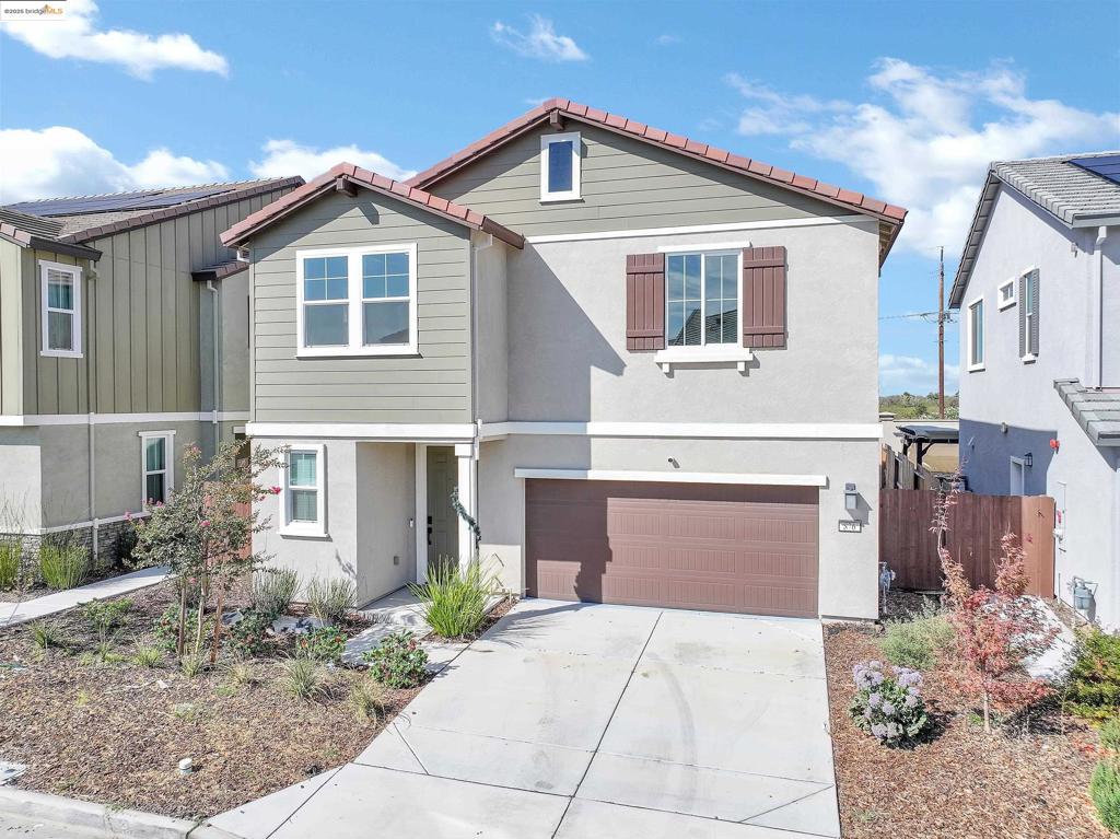 876 Diamante Way