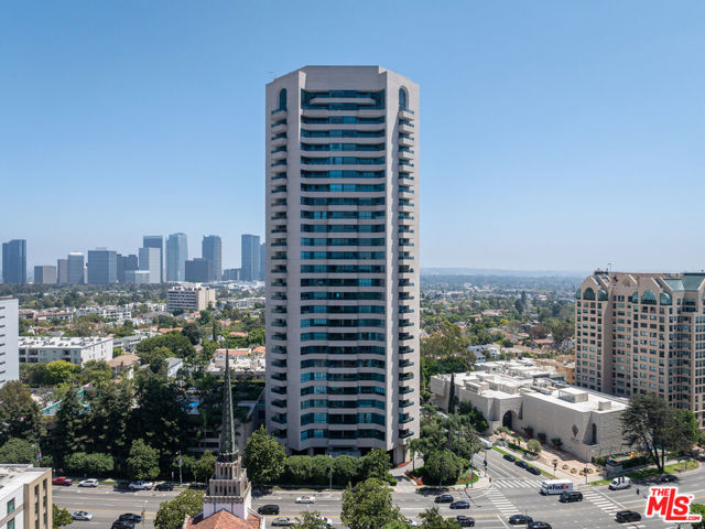 10490 Wilshire Boulevard, Los Angeles CA: https://media.crmls.org/mediaz/b13be633-9242-4346-a122-ad84065918a2.jpg