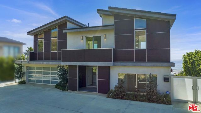 25423 Malibu Road, Malibu CA: https://media.crmls.org/mediaz/b13c5e23-6486-4cb7-8665-cf29c2392c08.jpg