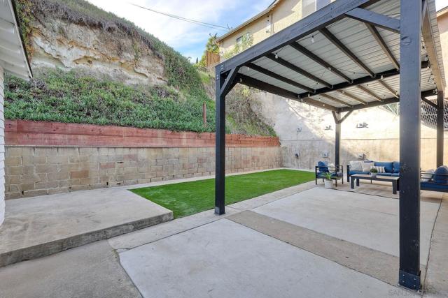 3476 Reynard Way, San Diego CA: https://media.crmls.org/mediaz/b13d3f84-7bca-404f-9a83-5d4ea0c82919.jpg