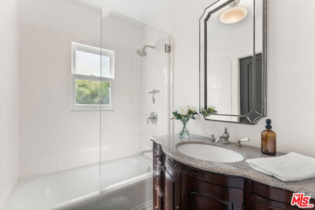 6475 San Marco Circle, Los Angeles CA: https://media.crmls.org/mediaz/b13dbea7-b628-462f-8002-d5d8d1e63a7f.jpg