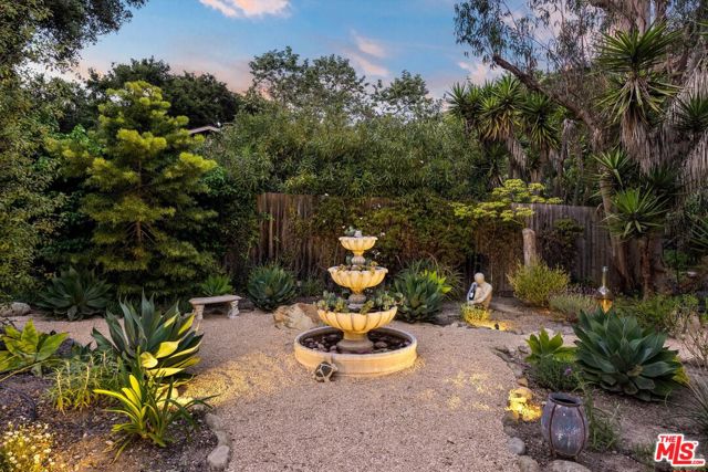1435 Sycamore Canyon Road, Santa Barbara CA: https://media.crmls.org/mediaz/b13dd880-7a5b-4814-8db4-e29c8810e312.jpg