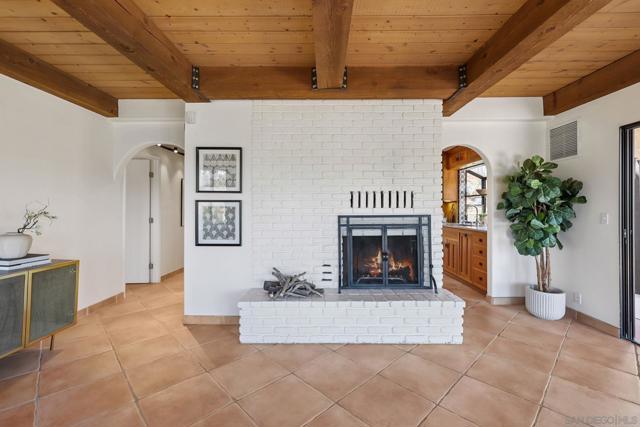 974 Via Hillview, Fallbrook CA: https://media.crmls.org/mediaz/b13e71d5-7d63-4ea5-8aeb-f2a895ddc2a3.jpg